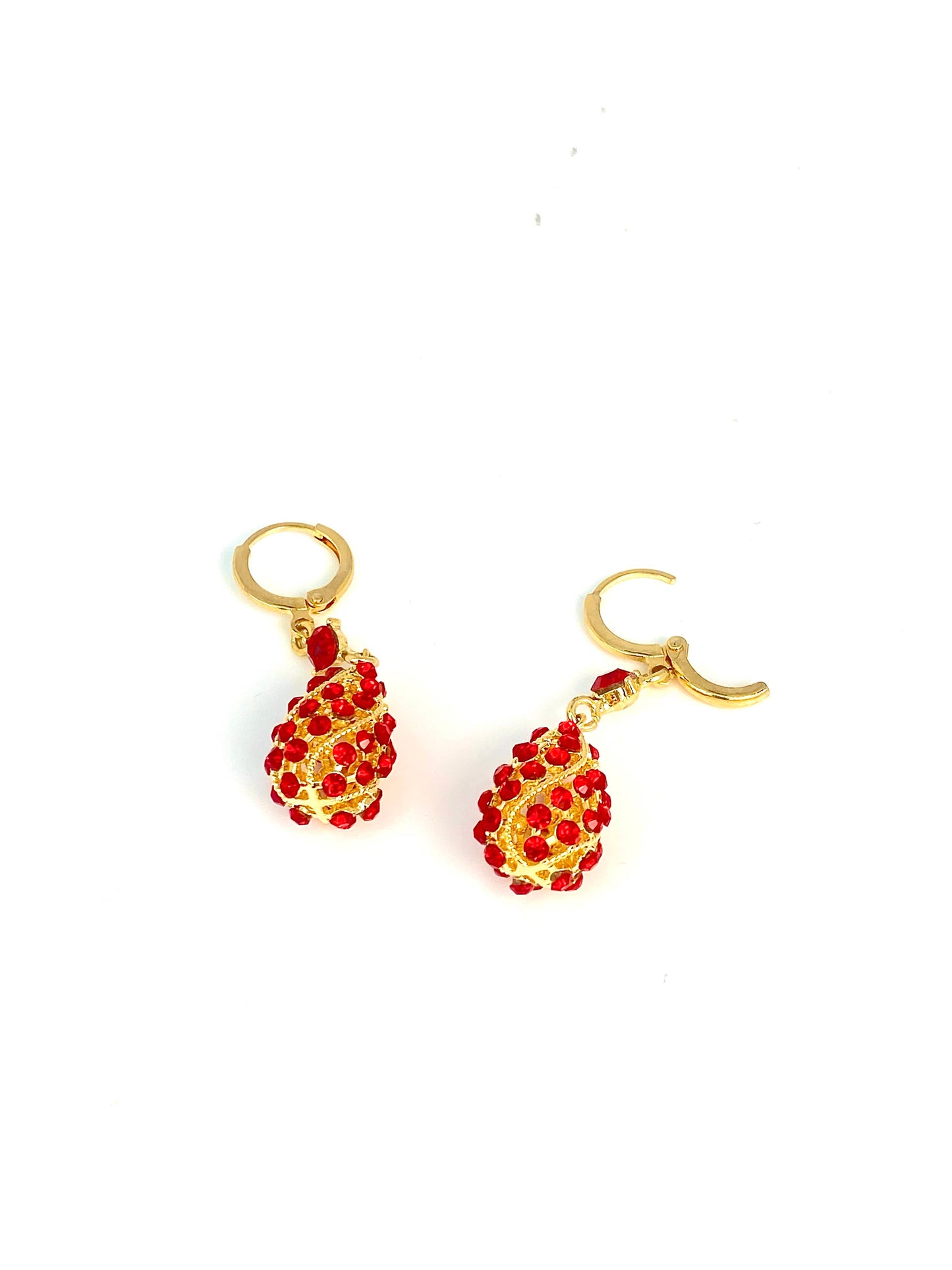 Pendientes rojos de moda con forma de lágrima en espiral