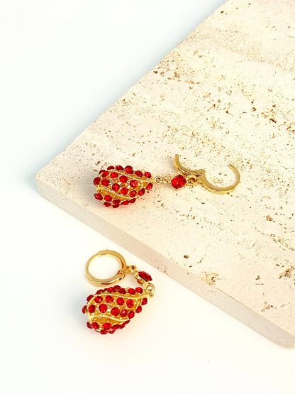 Pendientes rojos de moda con forma de lágrima en espiral